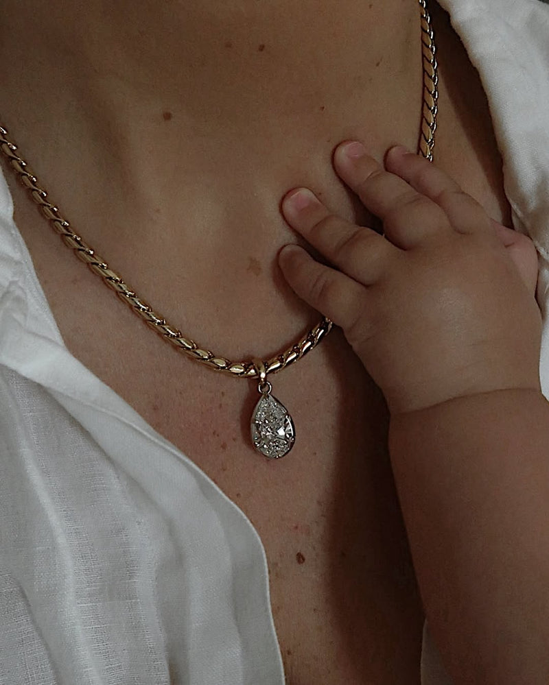 PearPendant_@stephiewastaken